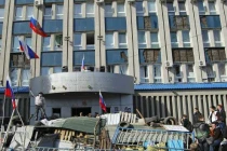 Ukraine “chụp mũ” người biểu tình ở Lugansk bắt con tin?