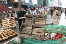 Người biểu tình Hồng Kông bắt đầu tan rã?