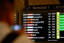 Nóng: Đã tìm thấy mảnh vỡ máy bay Air Asia mất tích?