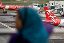 Indonesia gửi máy bay nào đi tìm máy bay mất tích?