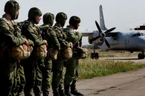 Nga rút 17.600 quân gần biên giới Ukraine