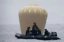 Phát hiện xác chết bên trong phà chìm Sewol