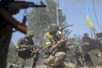 Cuộc sống gian khổ của dân miền đông Ukraine do giao tranh