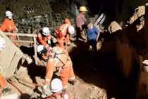 Clip tỉnh Vân Nam Trung Quốc tan hoang sau trận động đất