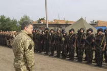 Lệnh ngừng bắn Ukraine: giải pháp hòa bình hay tối hậu thư?