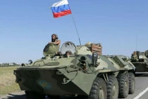 "Xe tăng, bọc thép Nga vượt sang Ukraine dưới lốt ly khai"