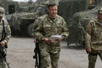 “Không ai ủng hộ Ukraine từ bỏ quy chế phi hạt nhân“