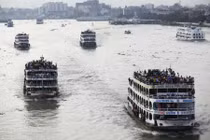 Phà chở 450 khách chìm ở Bangladesh