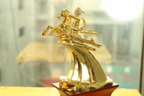 Những biểu tượng Hà Nội mạ vàng đẹp long lanh