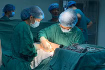 Cấp cứu kịp thời mẹ con thai phụ bị sốt xuất huyết nguy kịch tính mạng