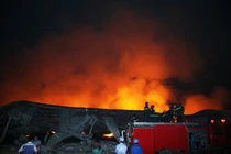 Nhà máy Diana Bắc Ninh cháy đỏ như Hoả diệm sơn