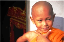 Người tu đưa cha mẹ vào chùa phụng dưỡng được không?