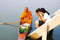 Cúng trai Tăng là đúng pháp hay phi pháp?