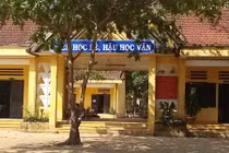 Khởi tố bảo vệ dâm ô hai học sinh tiểu học 