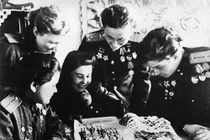 Những "phù thủy bóng đêm" khiến phát xít Đức khiếp sợ 