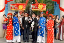 Chính quyền lúng túng, không biết cách xử lý 2 chàng trai cưới nhau