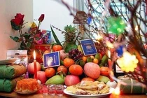 Văn khấn sáng mùng Một Tết tại bàn thờ gia tiên 