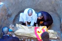 Kinh ngạc di cốt hòa thượng mấy chục năm không phân hủy