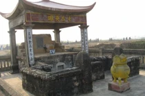 Sứ giả Việt nào khiến vua Trung Quốc bị bẽ mặt? 