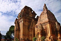 Lần giở lời thách đố cách xây dựng đền thờ Po Nagar