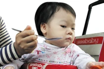 Khắc phục biếng ăn khi trẻ đang bị viêm hô hấp