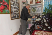 Chườm ngải cứu phòng thoái hóa khớp chi trên