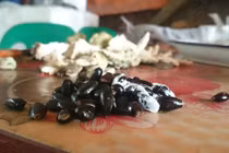 Ồ ạt mua hạt na, thương lái Trung Quốc lại giở “trò bẩn“?