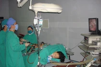 Cắt thận nội soi cho bệnh nhân ung thư thận