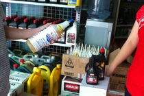 “Thần dược” tiết kiệm xăng chỉ tốn tiền, vô ích và...hại xe