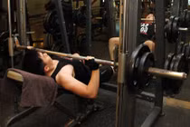 Hoa mắt, buồn nôn vì tập thể hình