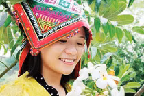 Cần một lời xin lỗi chiếc khăn Piêu của người Thái