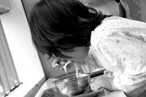 Dạy trẻ ăn sạch bát cơm