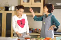 Muốn “xử” con dâu, lại thương con trai