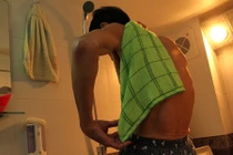 Tập luyện hợp lý, người già hết lười tắm, sợ nước