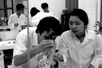 Không thực không vực được... nhà khoa học