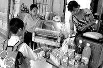 Đau dạ dày vì ăn sáng vội