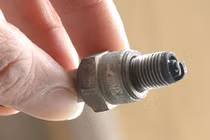 Cách bảo dưỡng bugi đơn giản cho xe máy