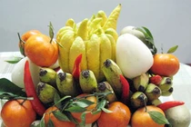 Vì sao không cài tiền thật vào mâm ngũ quả? 