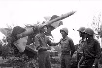 Cuộc đối đầu nghẹt thở giữa C2 và “pháo đài bay” B-52 