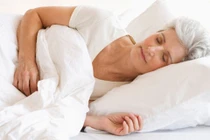 Nguyên nhân mất ngủ ở người trẻ và người già