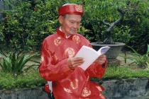 Cụ già cao niên sống mẫu mực