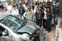 Lý giải thú vị: Vì sao người Việt tò mò? 