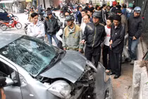 Lý giải thú vị: Vì sao người Việt tò mò? 