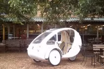 Xe điện sử dụng năng lượng mặt trời "made in" Việt Nam