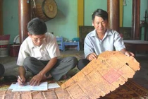 Vua hối hận xót thương vị thám hoa trung nghĩa