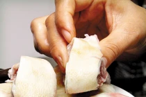 Canh móng giò trị chứng không xuất tinh