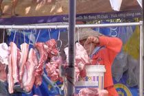 Rửa sạch thịt tránh hàn the