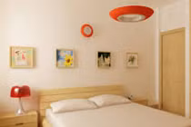 Lựa chọn đồng hồ treo phòng ngủ hợp phong thủy 