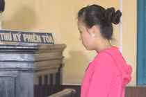 Nữ sinh Việt nhan sắc đổ đốn cùng "bồ" đại gia "ngoại"