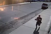 Thán phục 2 em bé 15-16 tuổi đánh đuổi kẻ bắt cóc